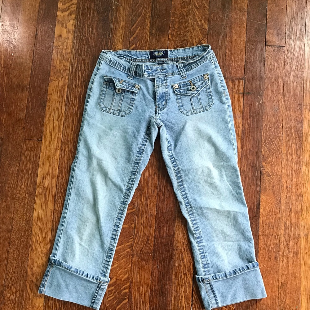Capris - Picture 3 of 4